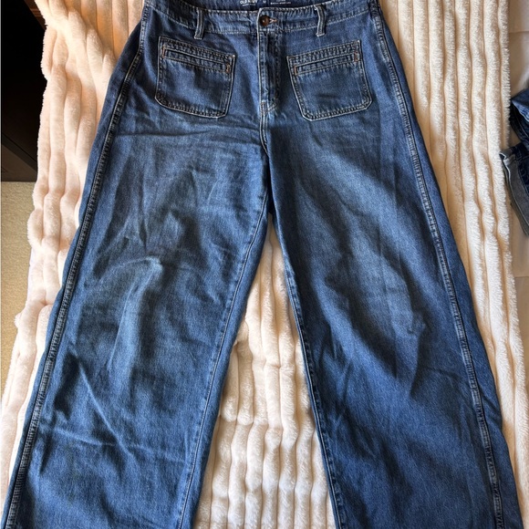 Old Navy High-Rise Baggy Wide Leg Jeans - Picture 2 of 3